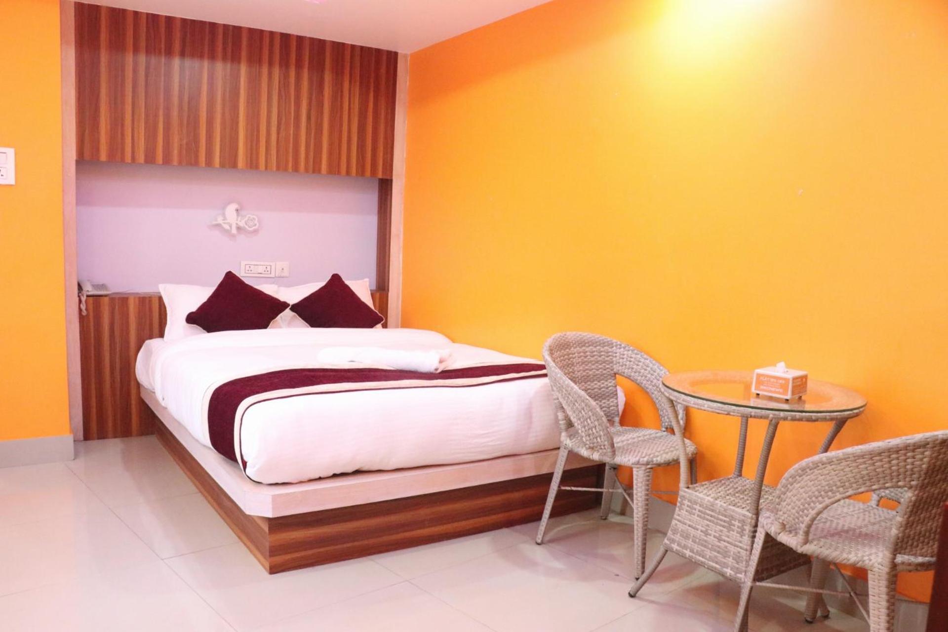 Om Tandoori Hotel Kathmandu Exterior photo